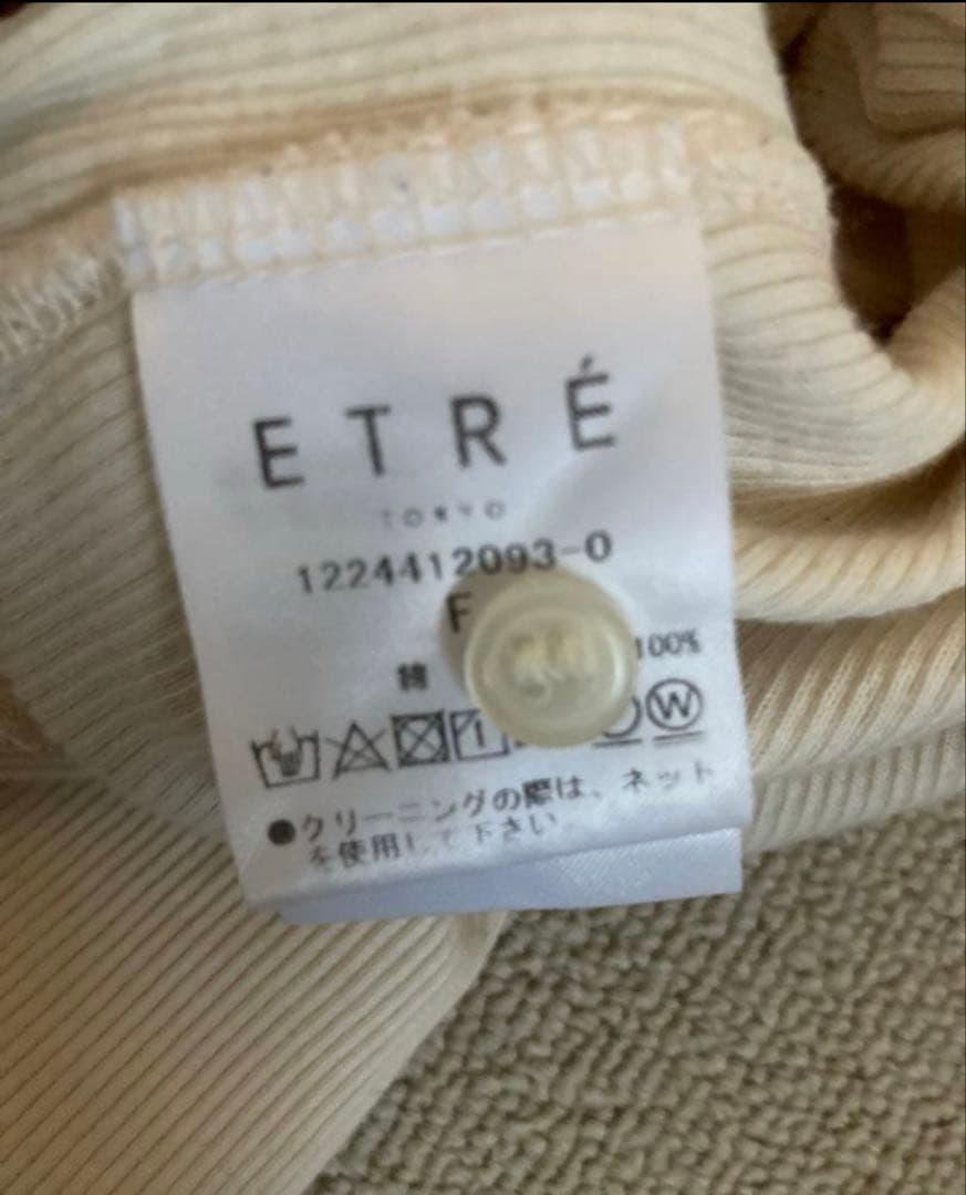 ETRE TOKYO オーコットテレコヘンリーネックトップス