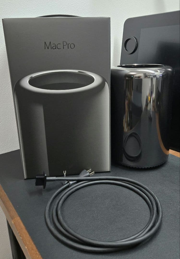 Mac Pro (Late 2013) 6コア/メモリ32GB/1TB