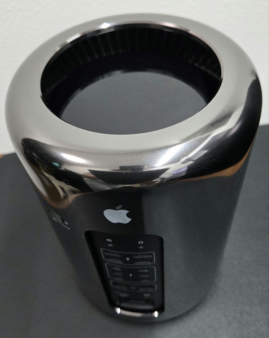 Mac Pro (Late 2013) 6コア/メモリ32GB/1TB