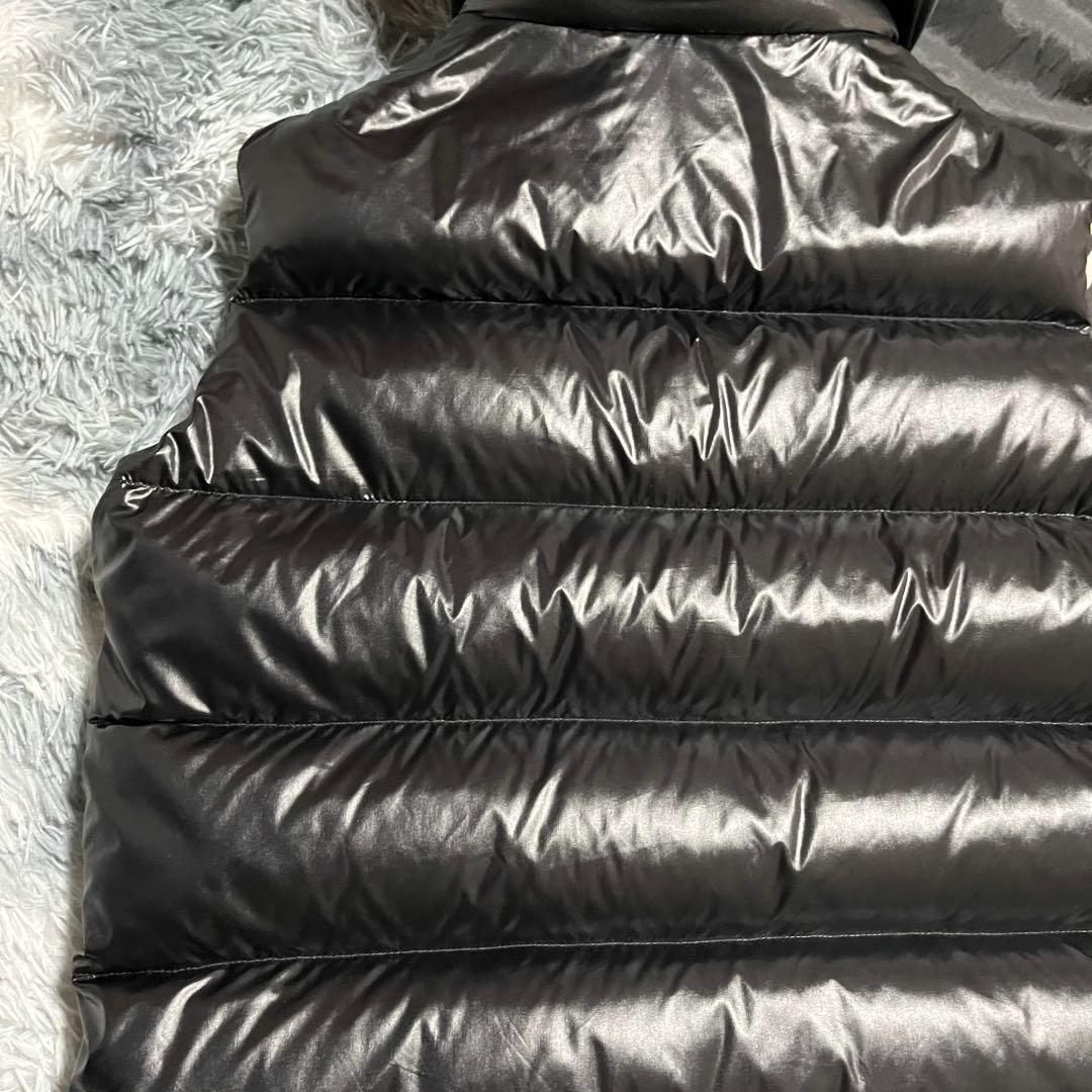 極美品　TATRAS ダウンベスト　POSEIDONE 黒　02 Mサイズ