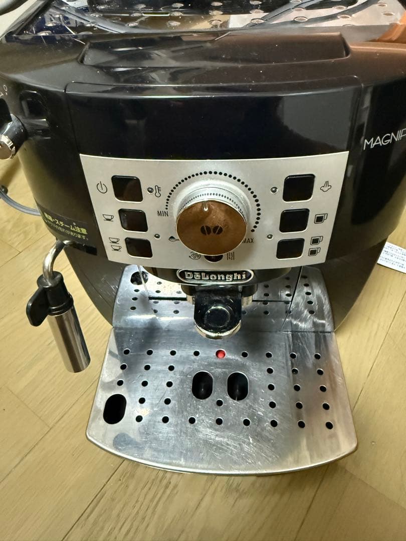ジャンクDeLonghi Magnifica エスプレッソマシン