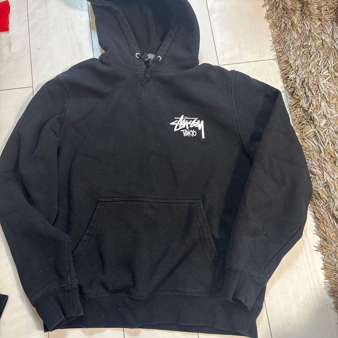 Stussy 黒 フード付きスウェット