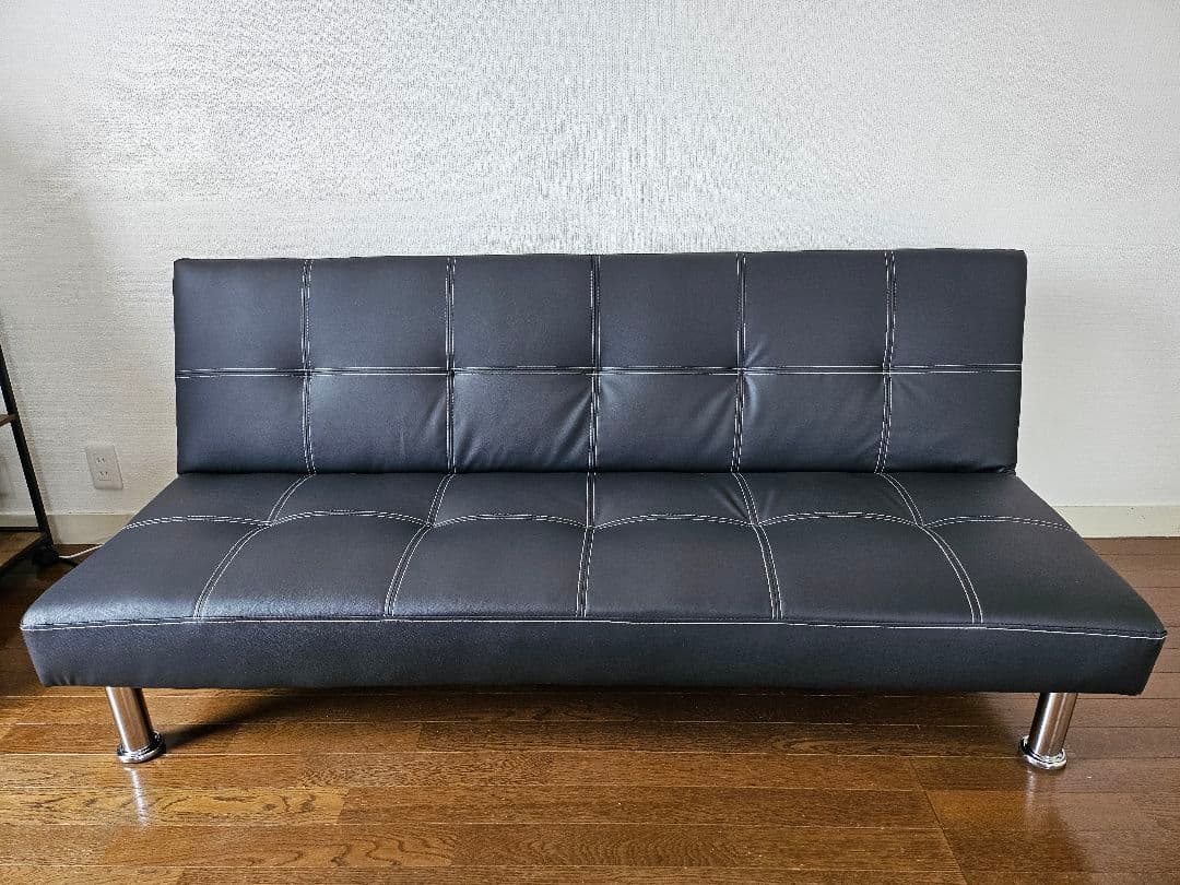 黒の合成皮革ソファベッド