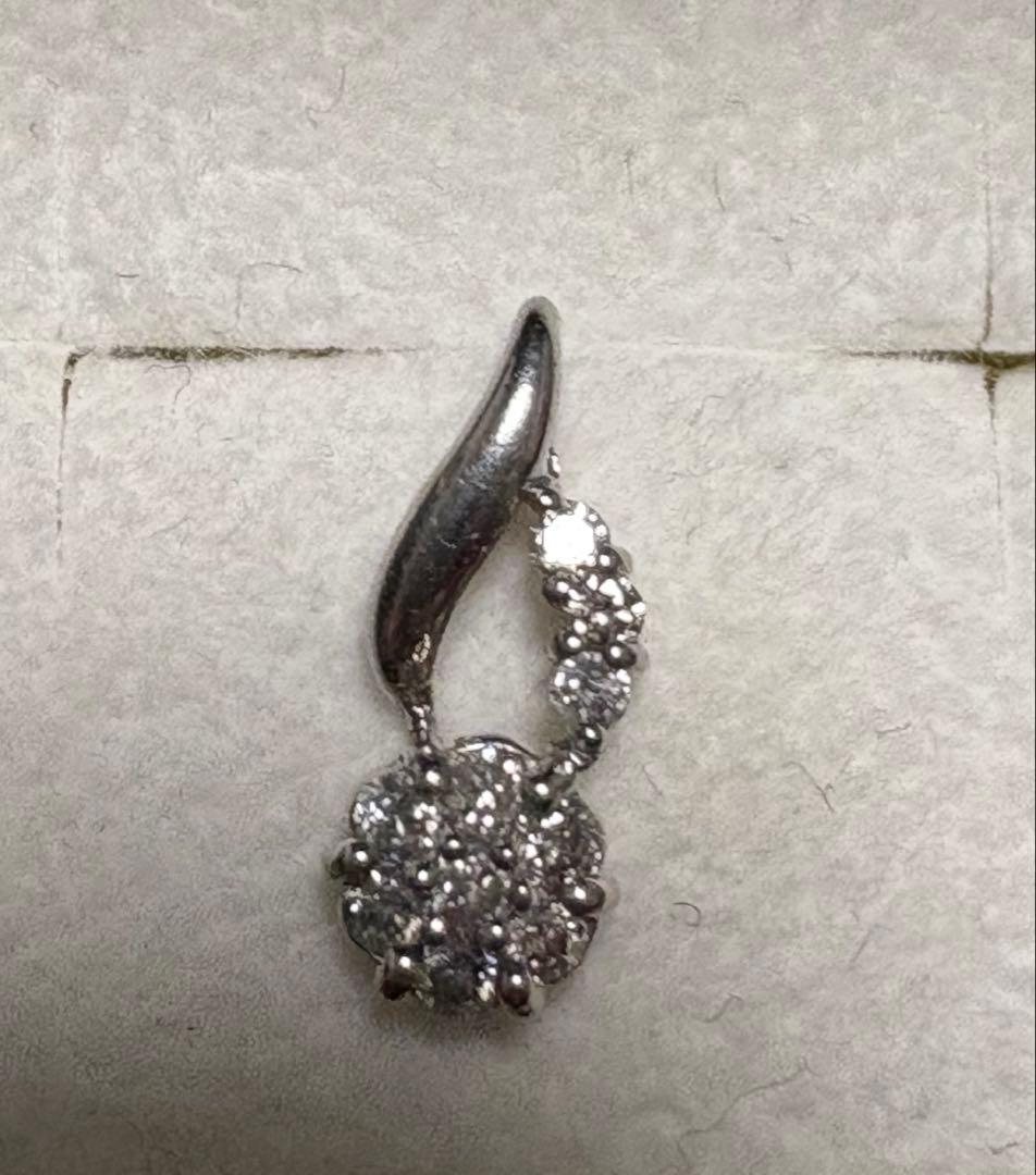 チャーム　プラチナ　ダイヤ