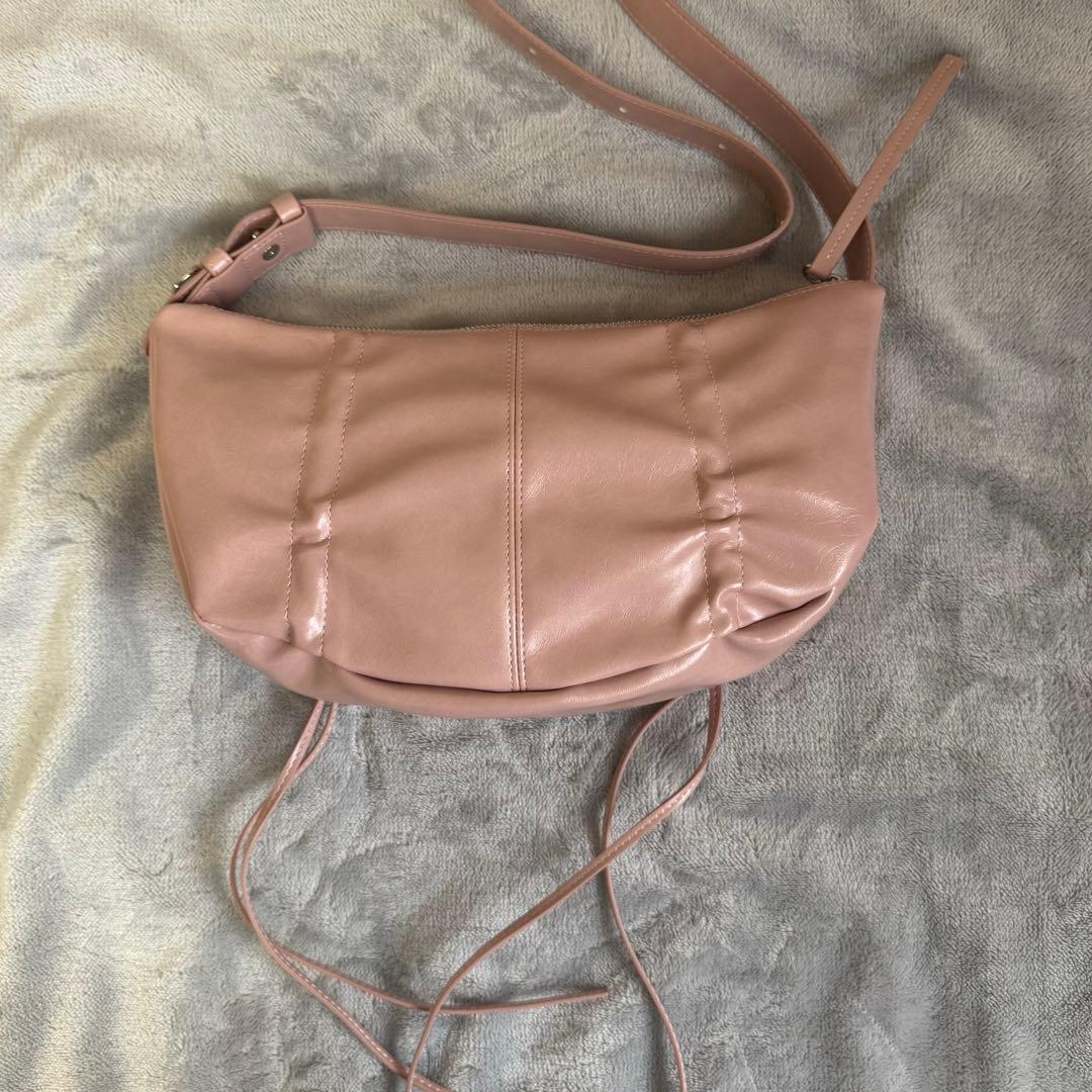 バッグ HALF SHIRRING RIBBON ROUND BAG IN PINK