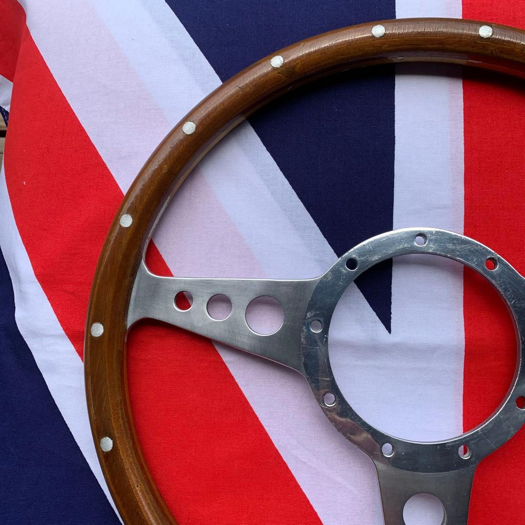 モトリタステアリングホイール