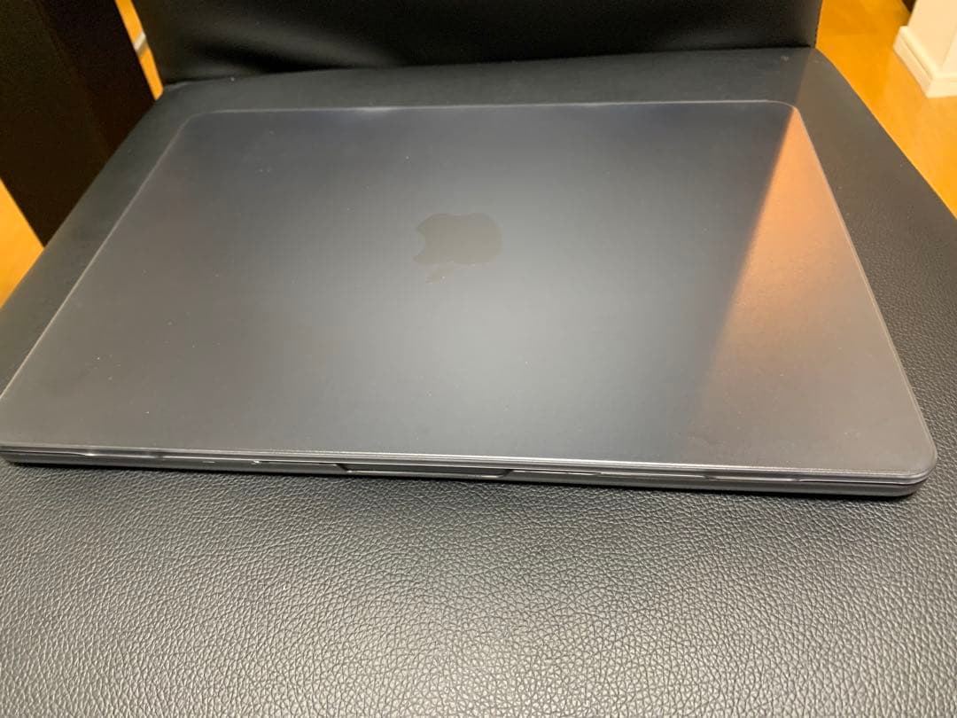 【箱付き美品】MacBook Air M2 13.6インチ　8GB /