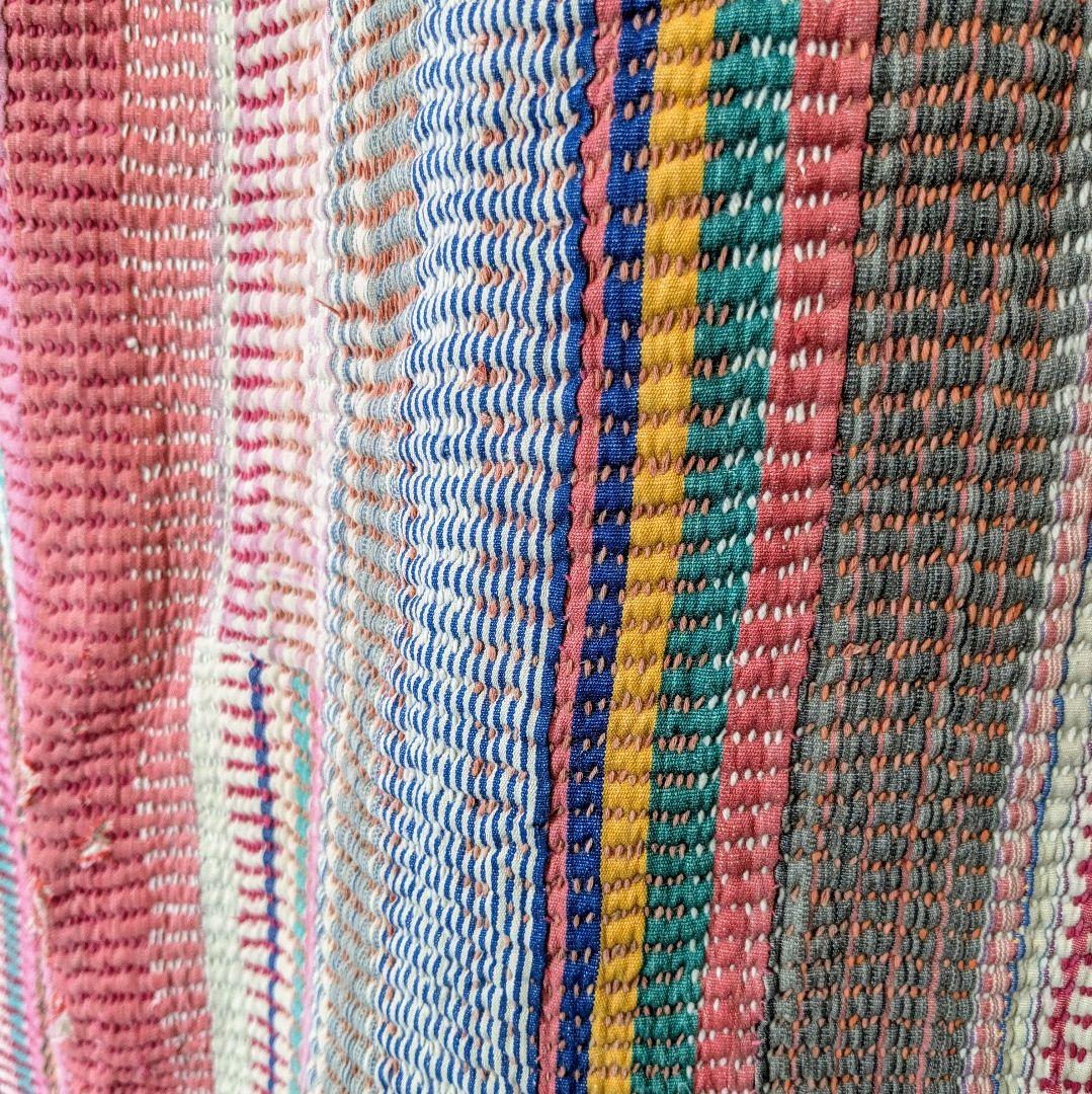 ピンクが映えるストライプ柄のヴィンテージラリーキルト　刺し子　刺繍布　エスニック