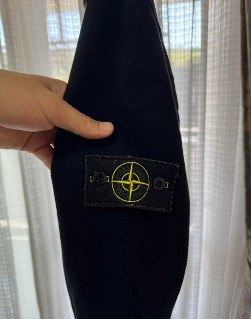 ストーンアイランド　ブラック　スウェット