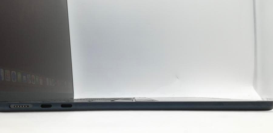 半使用近い　MACBOOK AIR M2- 8-256 Ofiice付き