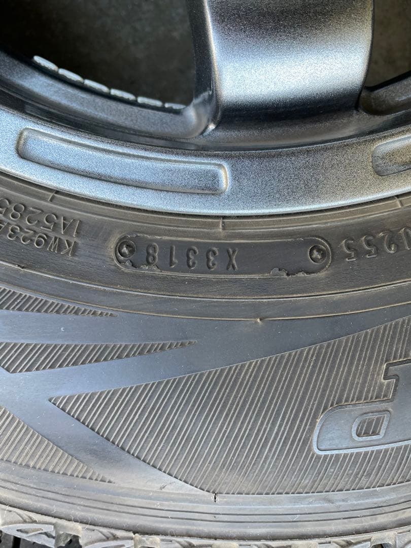 ハイエース　MAD CROSS スタッドレス　ウインターマックス