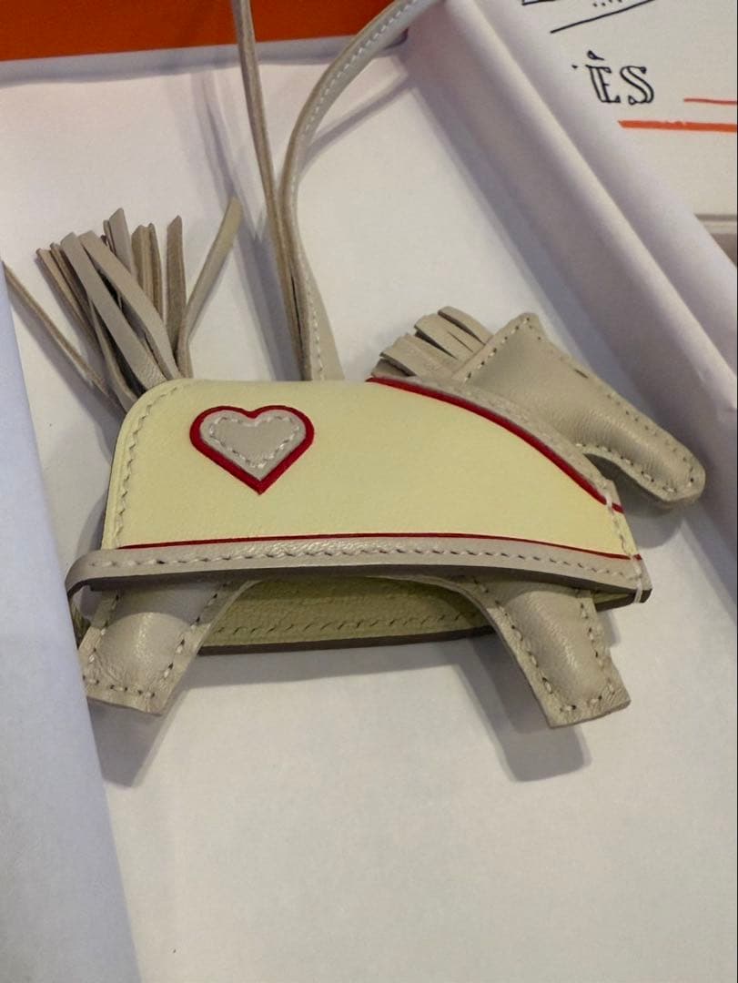 【新品未使用】エルメス新作ロデオチャーム ロベオクール