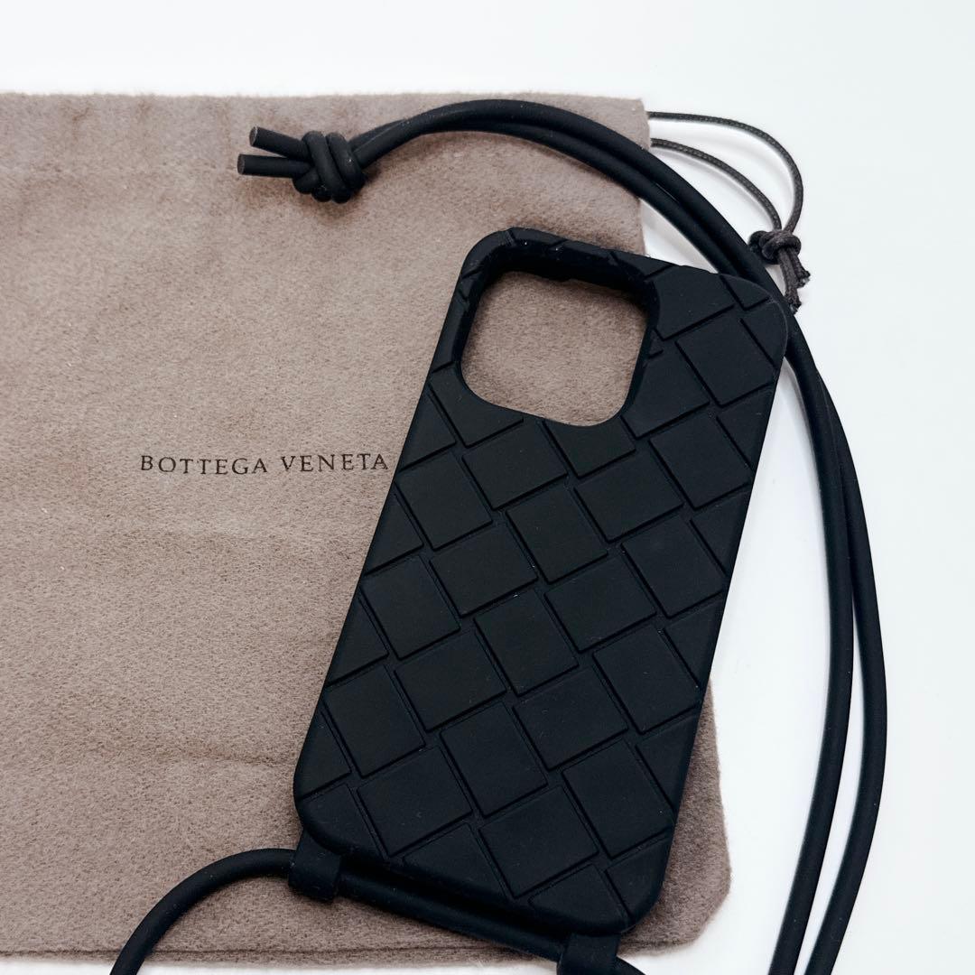 【未使用級】ボッテガ iPhone15Proイントレ ラバーケース ショルダー付