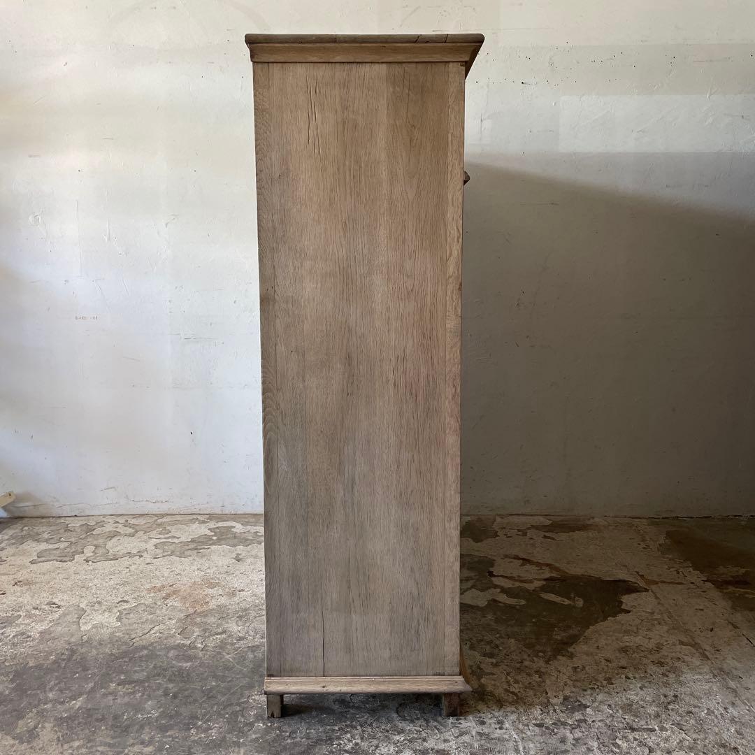 eauビンテージ ドロワーキャビネット 剥離