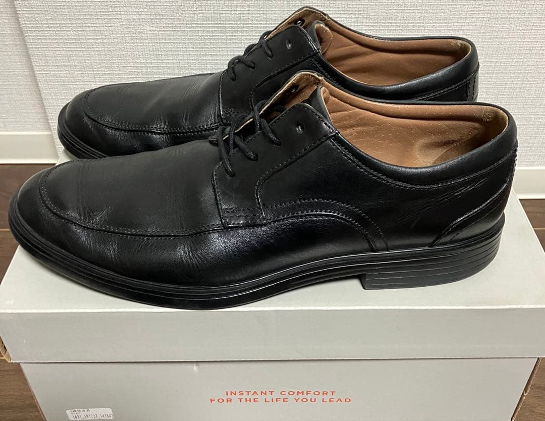 Clarks（クラークス）