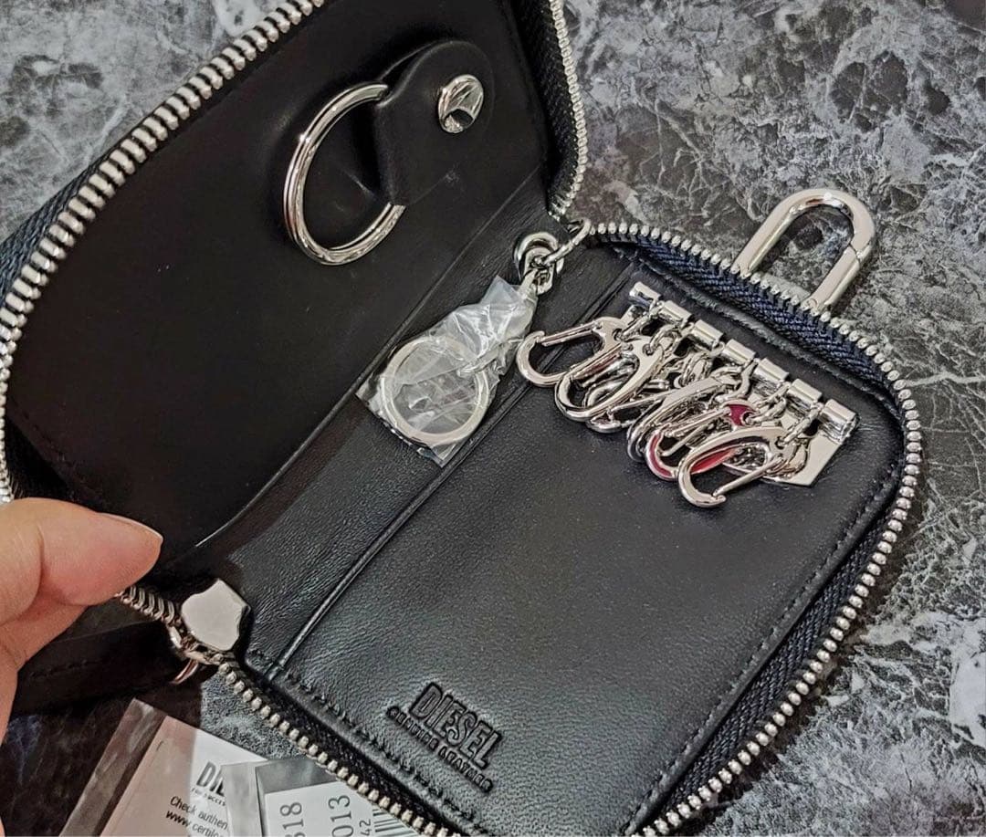 ディーゼル キーケース ナッパレザー ブラック X08099 未使用品
