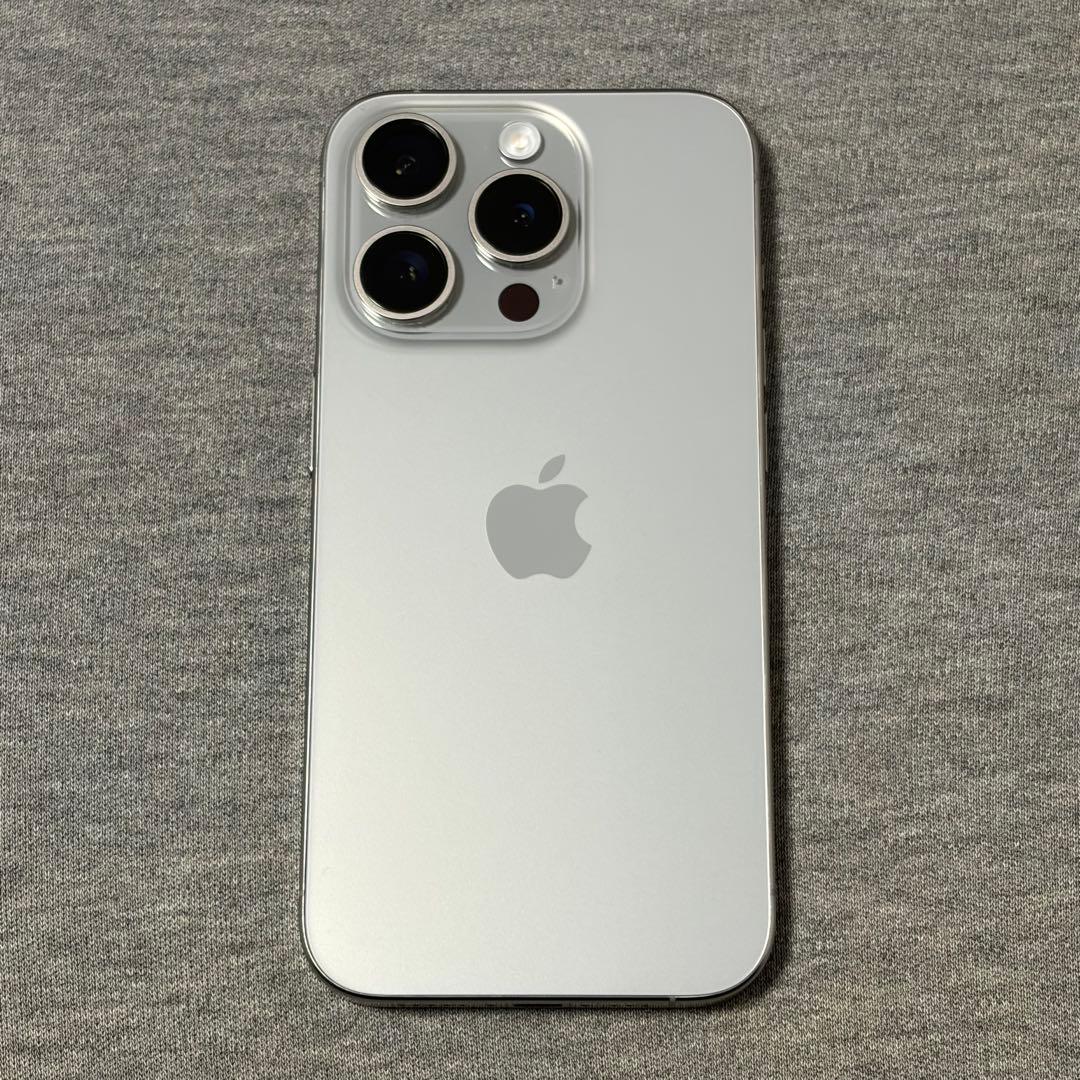 【美品】iPhone 15 Pro 256GB ナチュラルチタニウム 箱付き