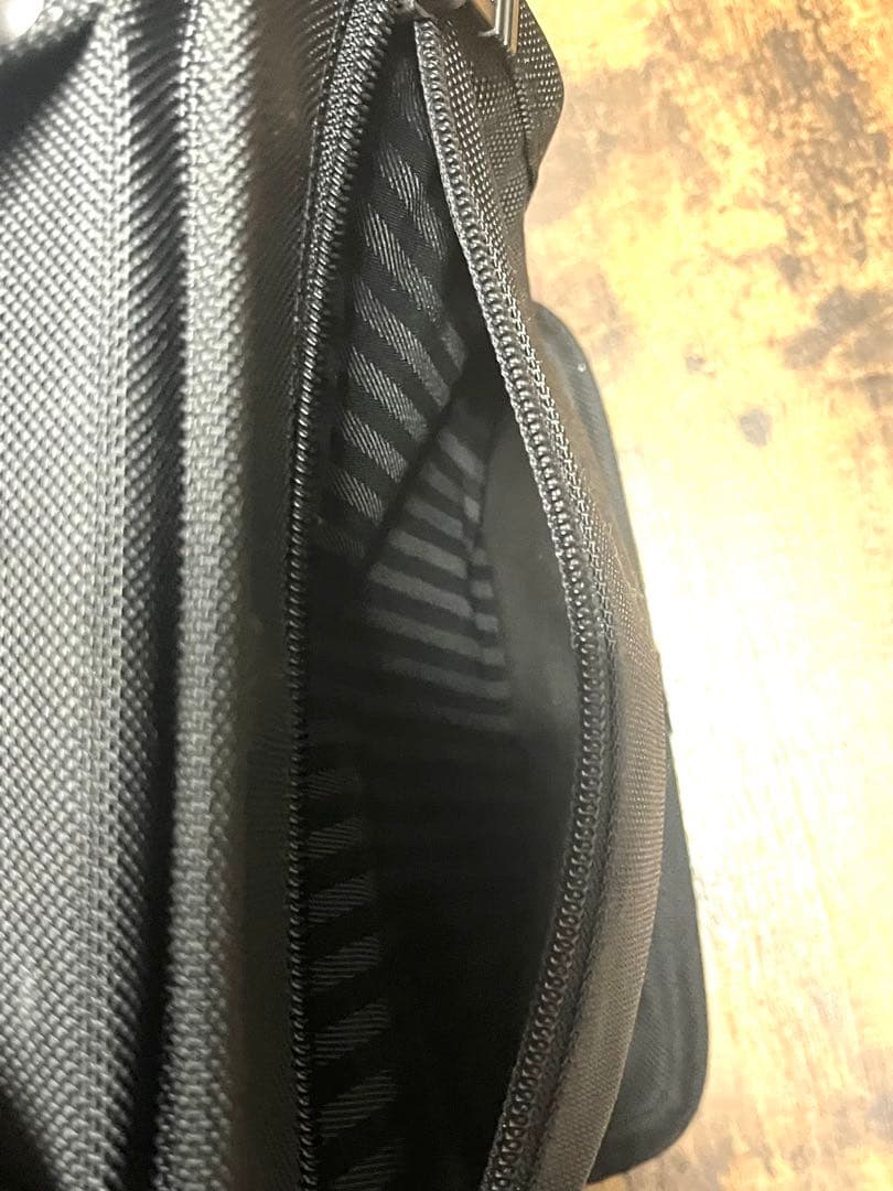 【美品】TUMI ブラック ショルダーバッグ213D3