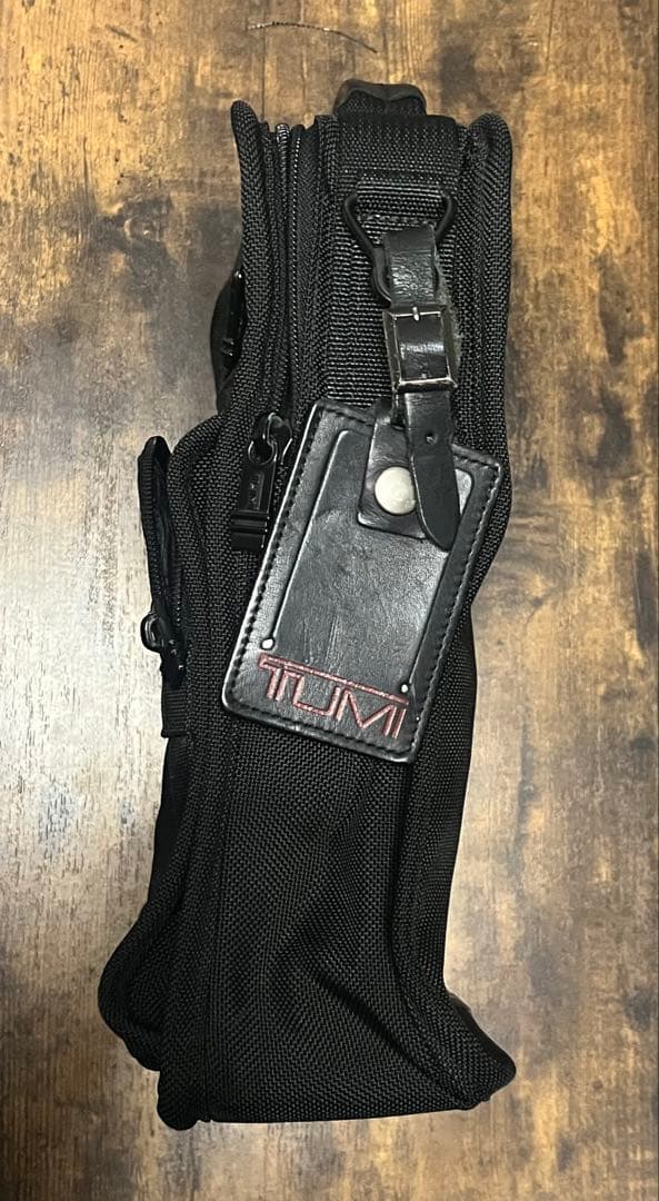 【美品】TUMI ブラック ショルダーバッグ213D3