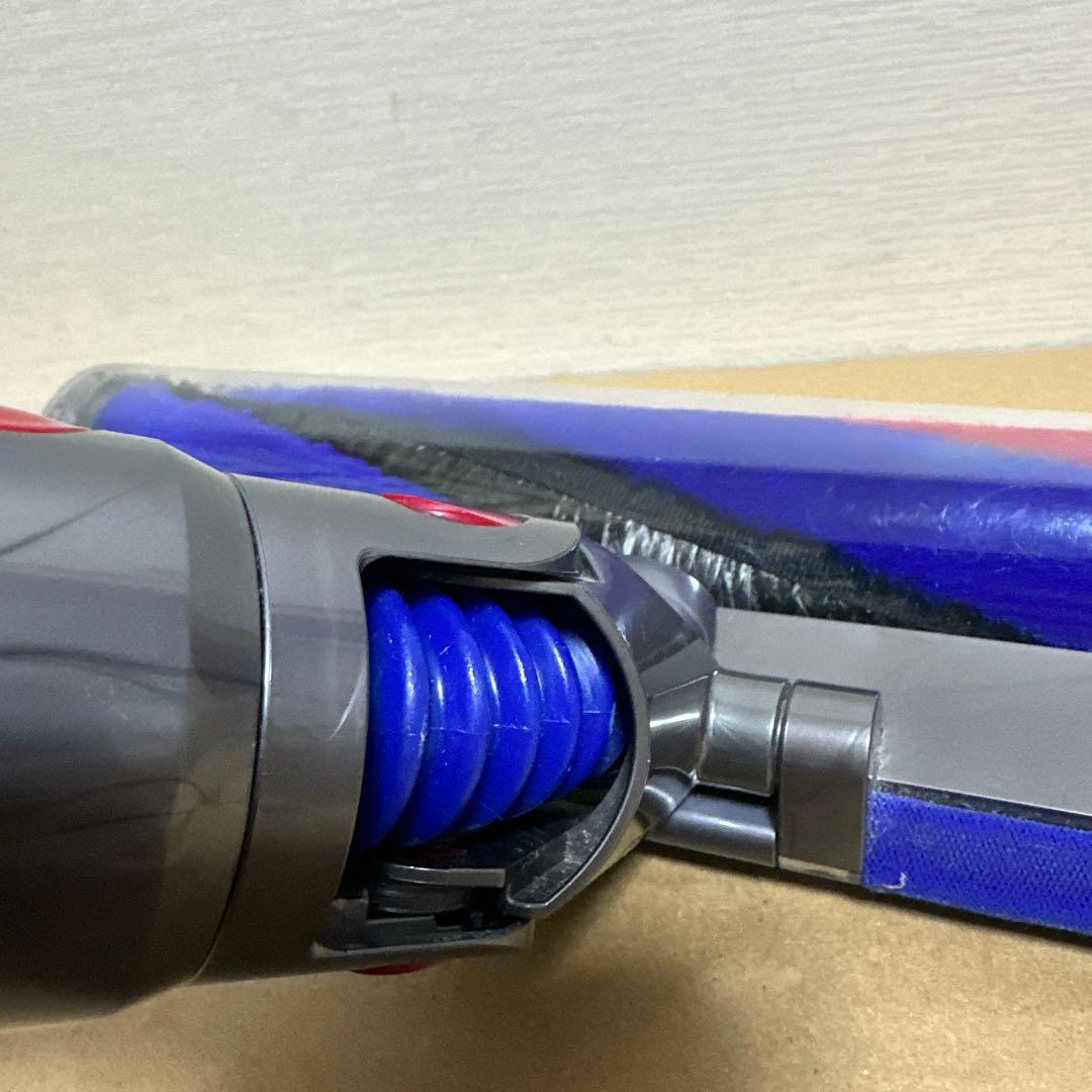 美品　ダイソンV8 SV10K Slim スリムソフトローラーヘッド354531