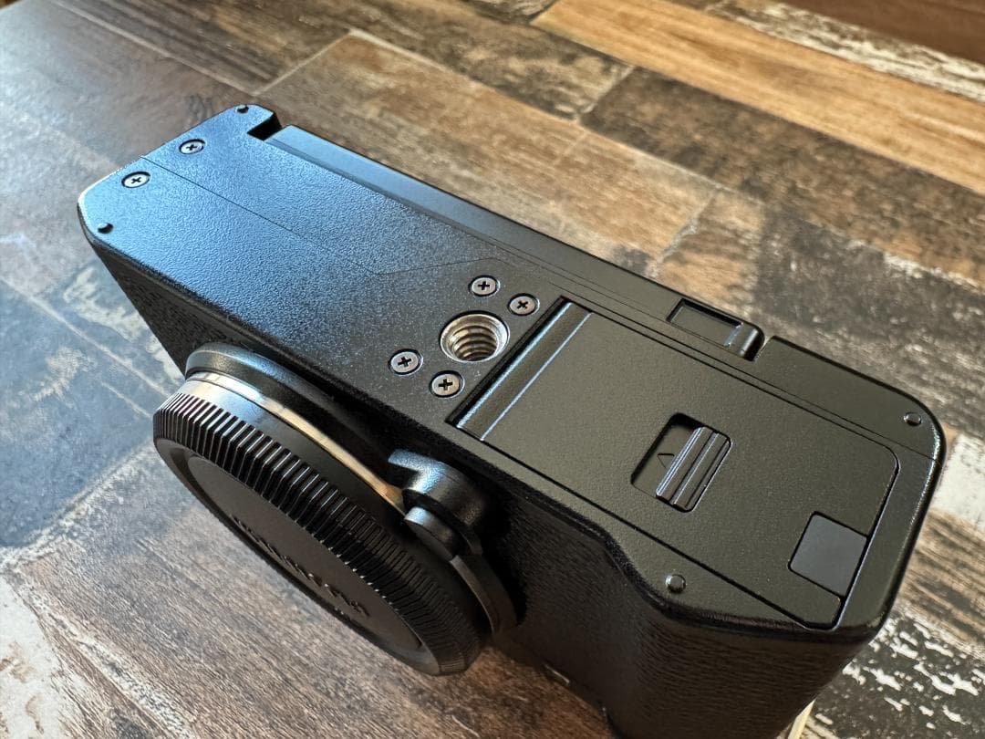 【美品】FUJIFILM X-M5 [ボディ ブラック]リグ付き