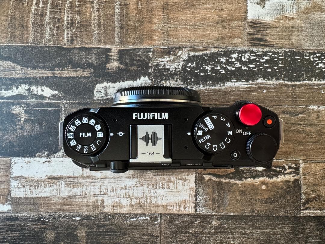 【美品】FUJIFILM X-M5 [ボディ ブラック]リグ付き