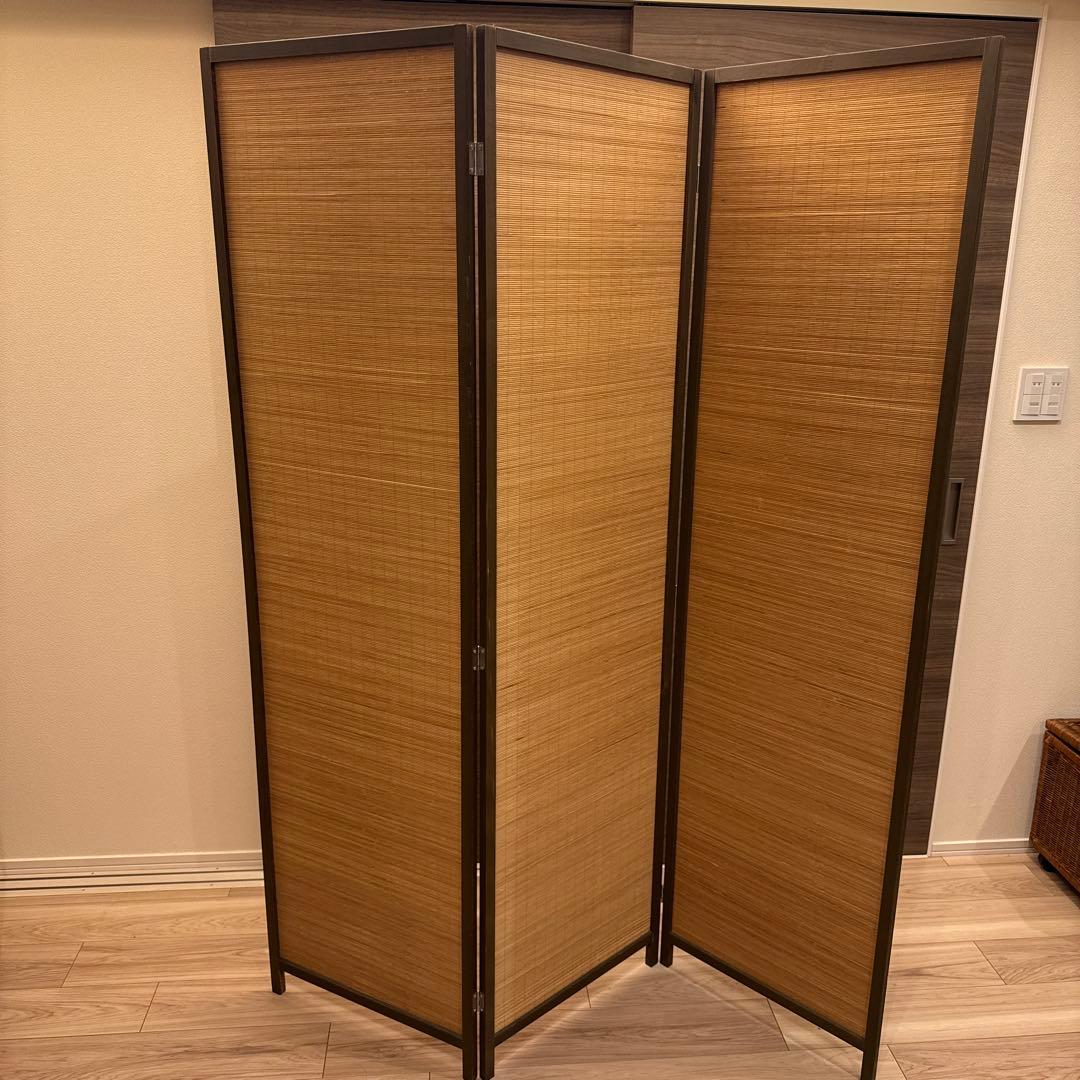 最安値で出品　送料含めた最安値　木製ブラウンパーテーション 3つ折り