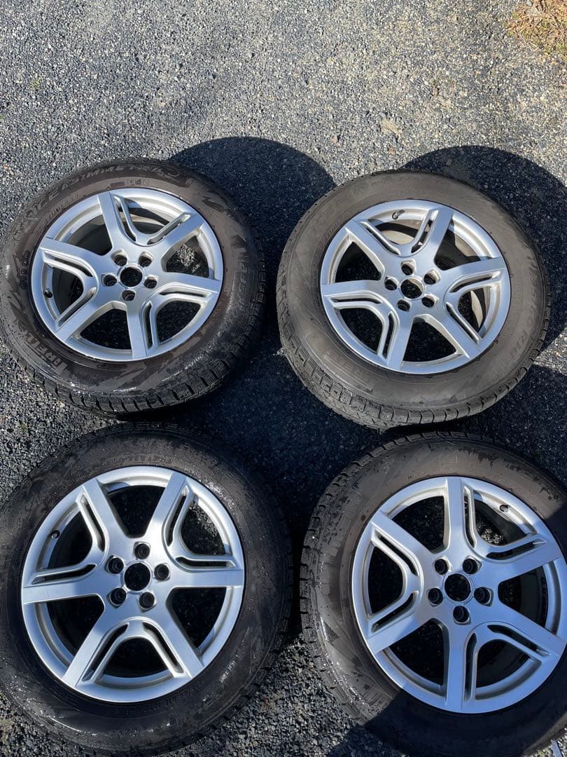 Naokin ⭐︎バリ溝アウディQ5 スタッドレス235/60/R18