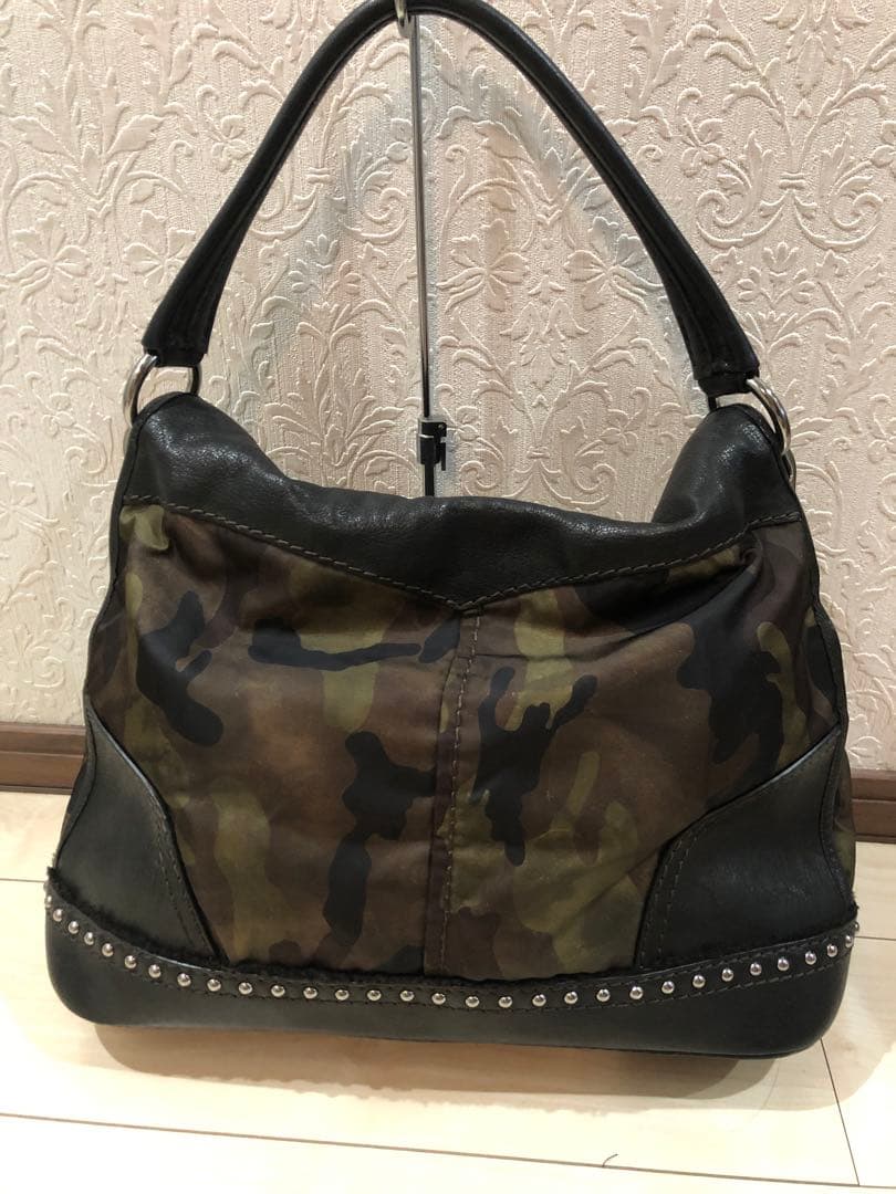プラダ　カモフラージュ　ハンドバッグ　迷彩