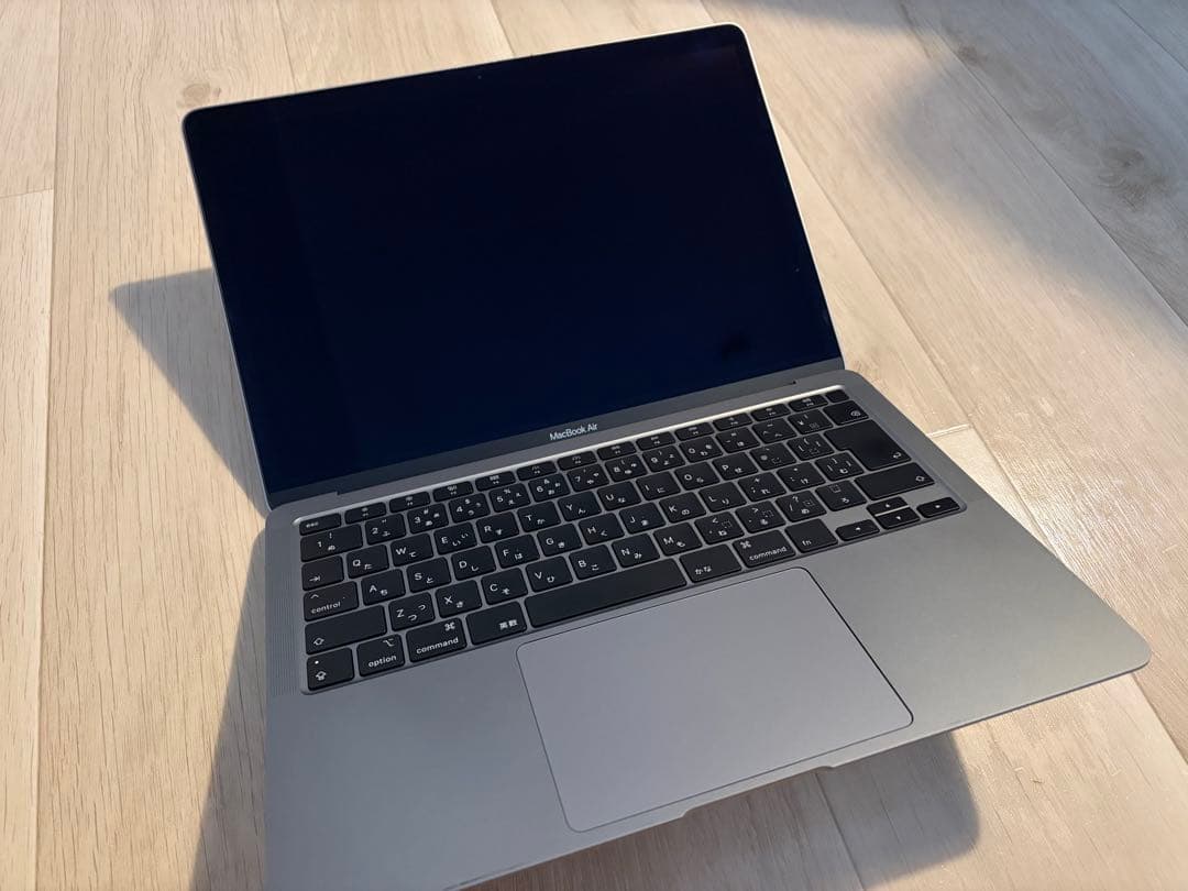 Apple MacBook Air (2020年モデル)、マウス、ケース付