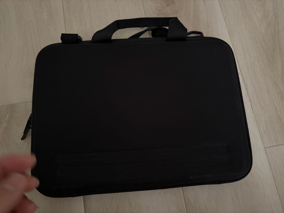 Apple MacBook Air (2020年モデル)、マウス、ケース付