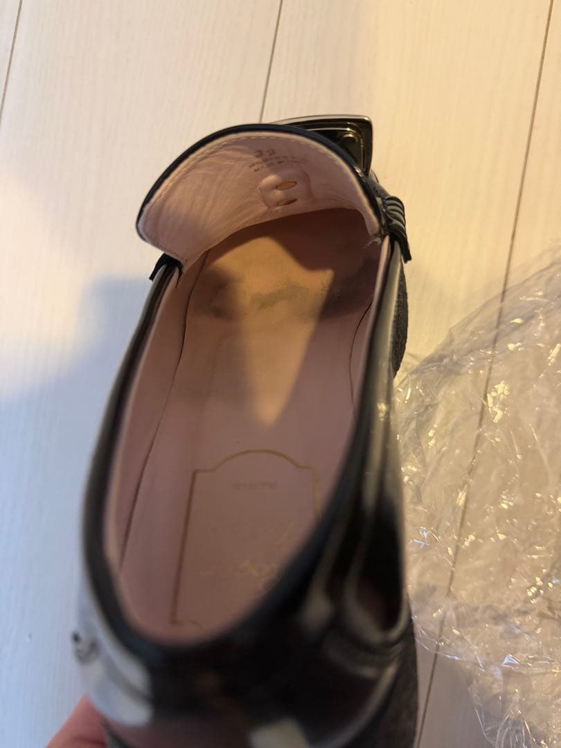 Mimi　 黒 厚底ローファー 金具付き Roger vivier