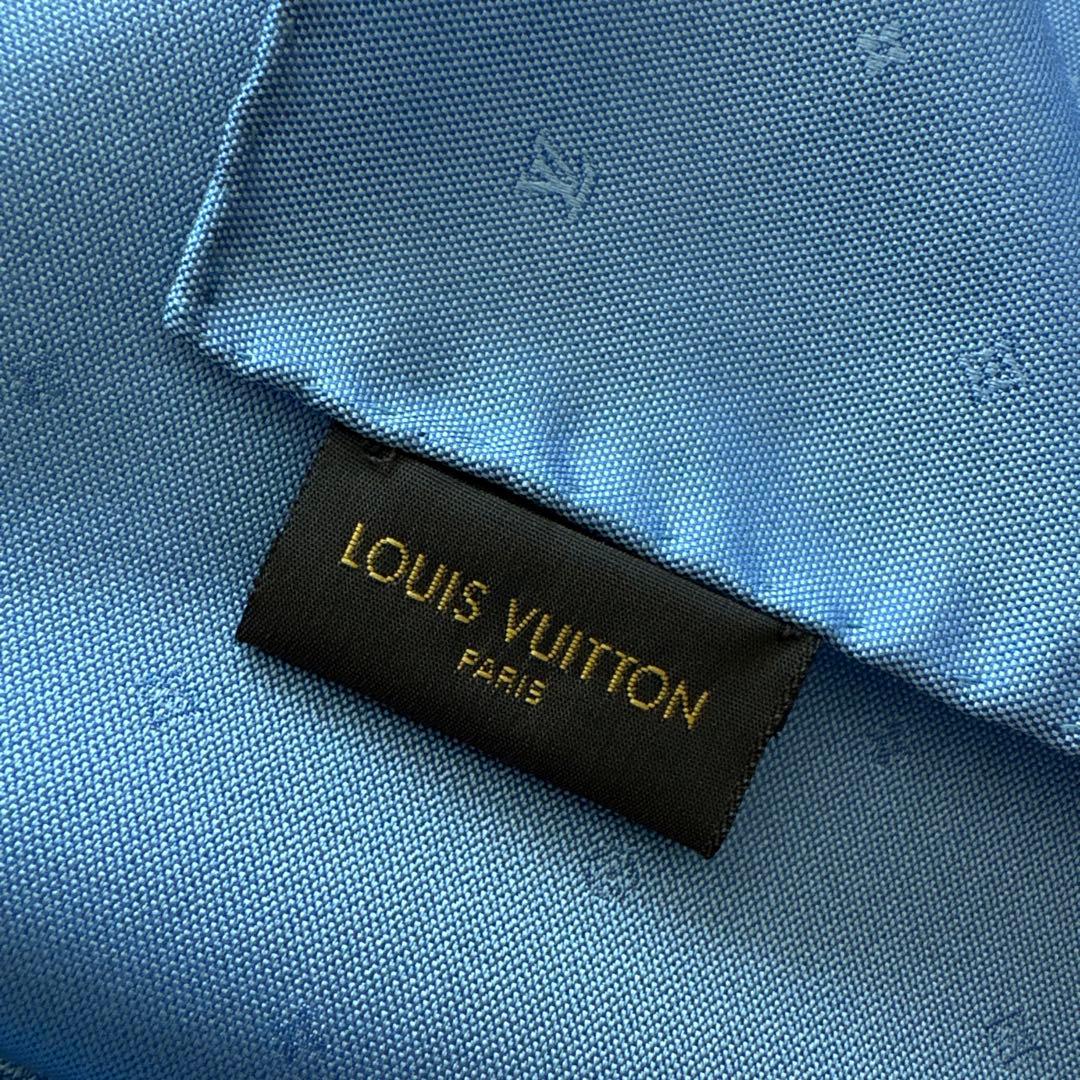 LOUIS VUITTONシルク　ポケットチーフ　ルイヴィトン　透かし　ハンカチ