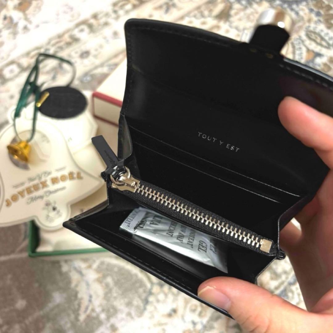 韓国　TOUT Y EST トゥティエ　クロコ折りたたみ財布　ブラック