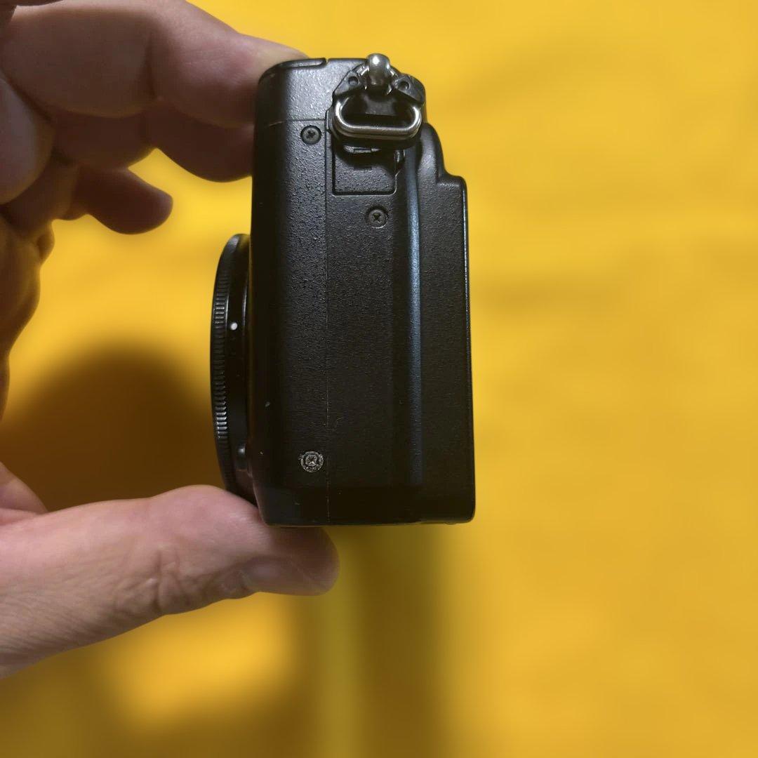 Nikon coolpix p7000バッテリー2個付き