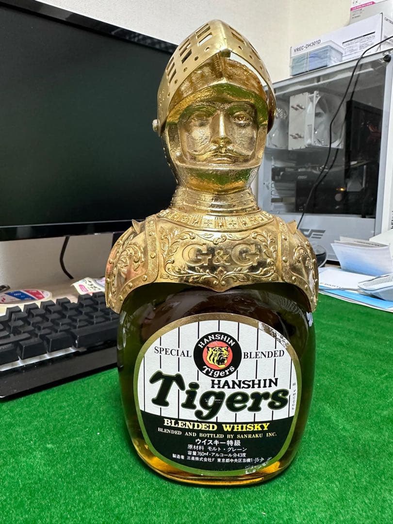 Hanshin Tigers ブレンデッドウイスキーニッカボトルカバー西洋甲冑
