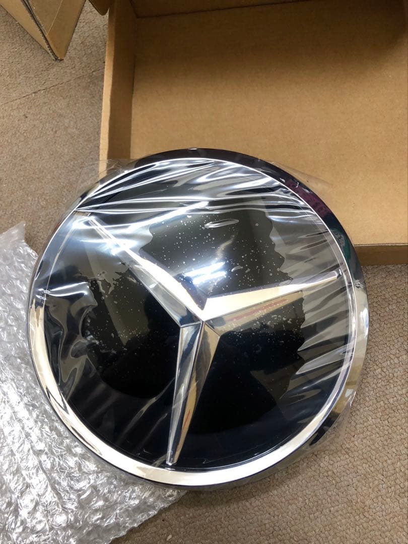 中古美品、ベンツフロントグリルエンブレム186