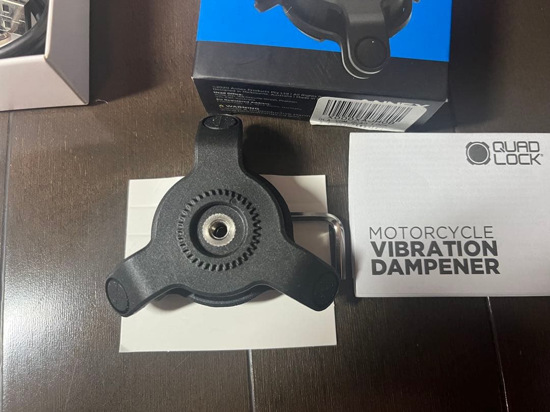 QUAD LOCK クアッド　ロック　WIRELESS ダンパー付き　美品