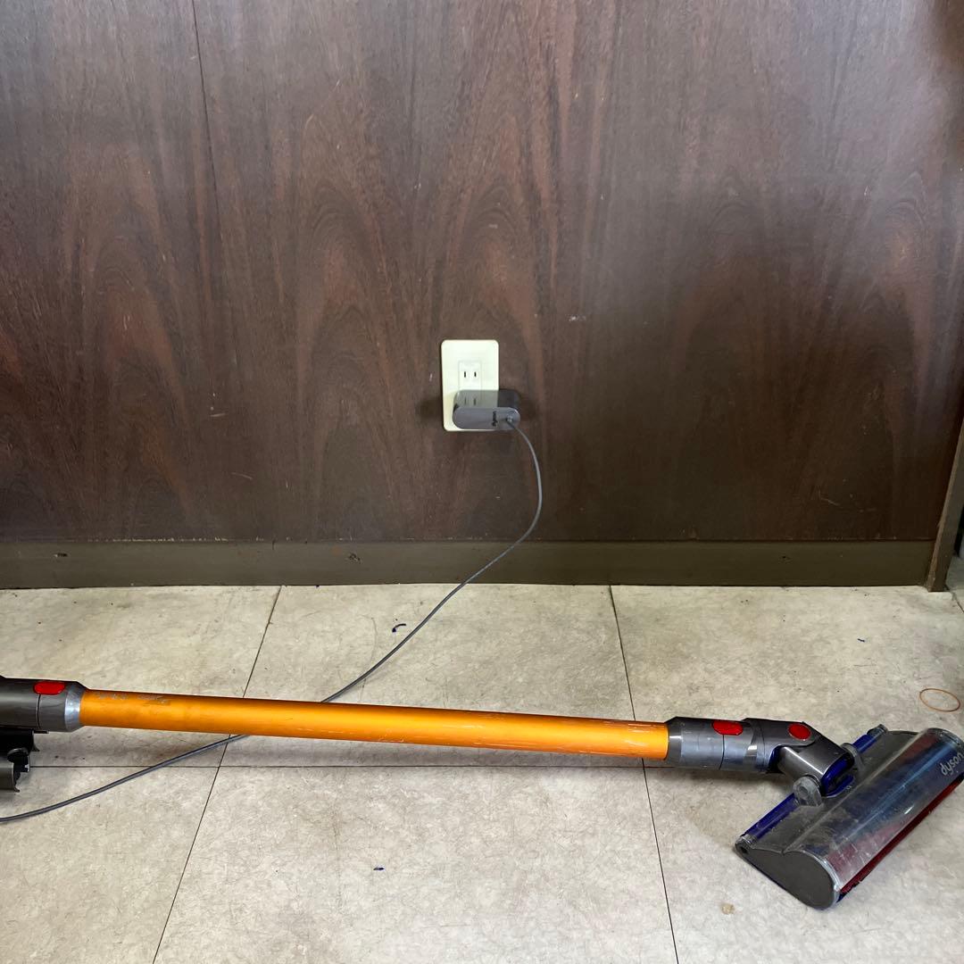 C-5 dyson ダイソン V8 SV10 コードレスクリーナー 掃除機