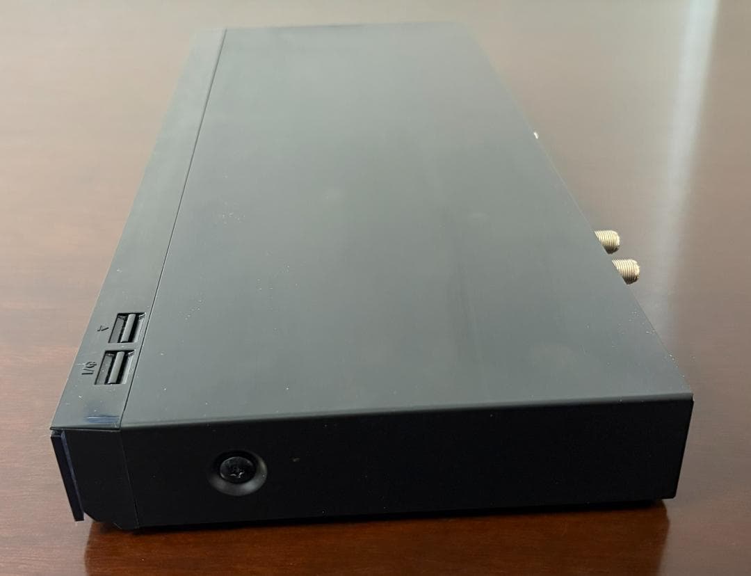 ぽんきち様　ブルーレイHDDレコーダDMR-2W101ほぼ未使用おまけ付き