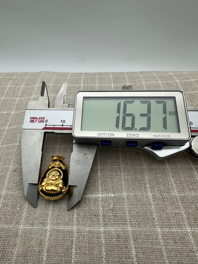 ☆天然石☆無処理 ミャンマー産 本翡翠 K18 AU750刻印（精巧彫刻）美品