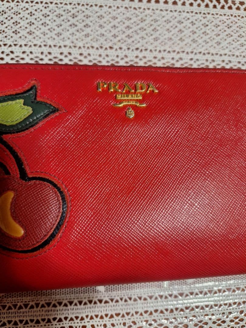 PRADA プラダさくらんぼ 長財布 レッド