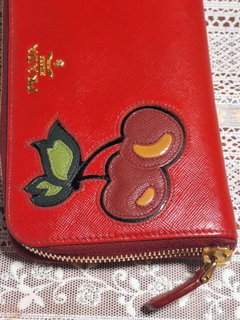 PRADA プラダさくらんぼ 長財布 レッド