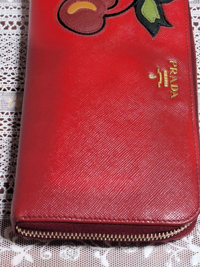 PRADA プラダさくらんぼ 長財布 レッド