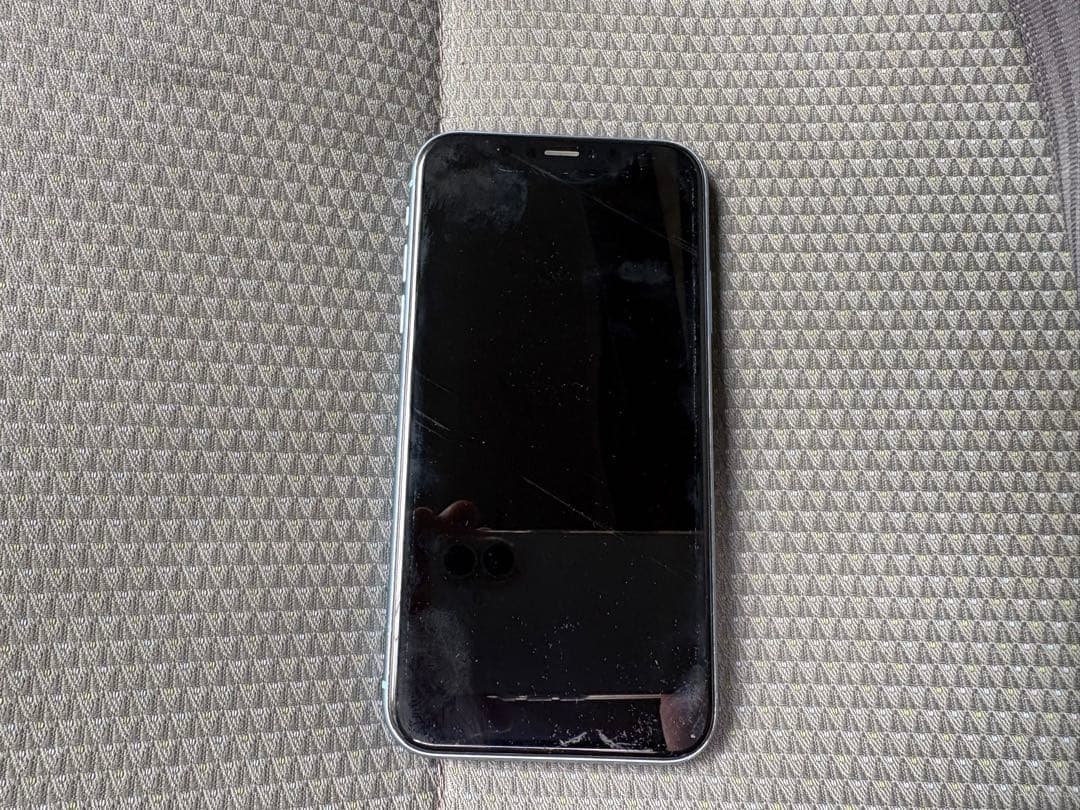 iPhoneXR 64GB ブルー　バッテリー残量82%