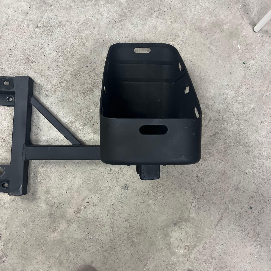 FJクルーザー　ジェリ缶ホルダー