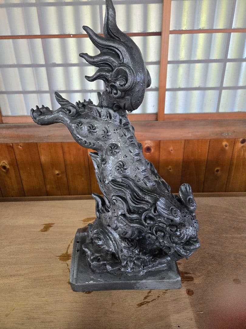 獅子の彫刻 黒色 約30cm