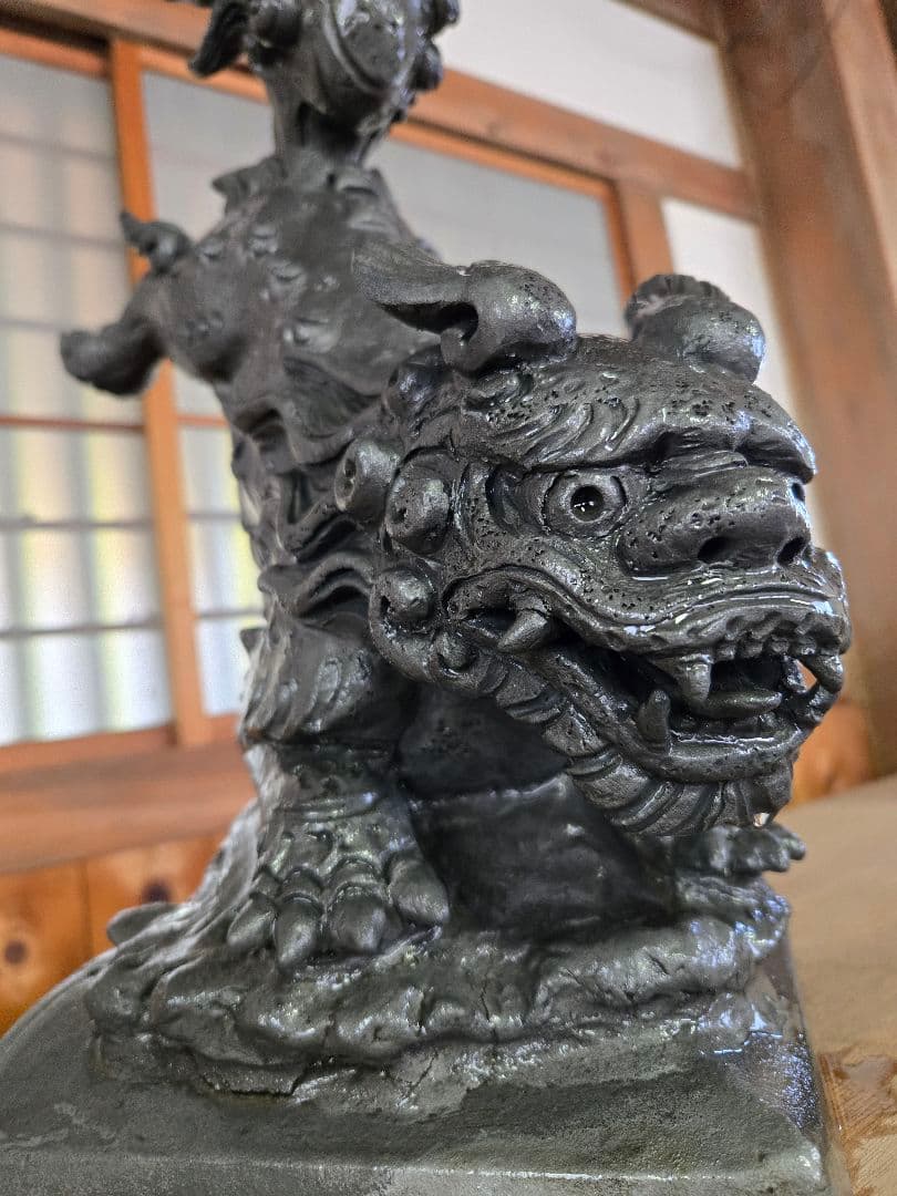 獅子の彫刻 黒色 約30cm