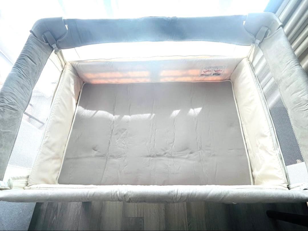 アップリカ　ココネルエアープラス　ベビーベッド