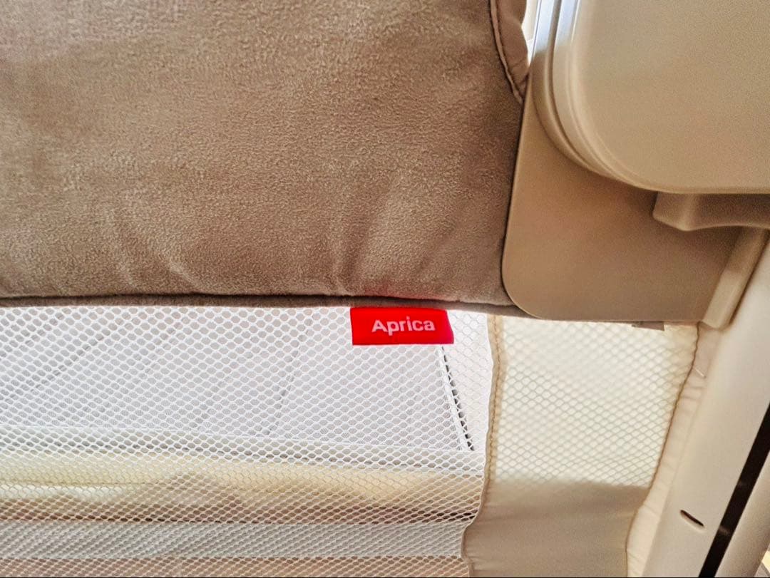 アップリカ　ココネルエアープラス　ベビーベッド